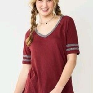 Women's V-Neck Short Sleeve Top in Burgundy with Metallic Trim